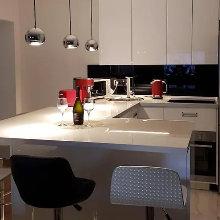 With A Parking Space - 15898 Apartment Split