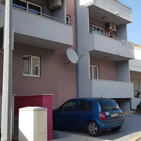 Apartment With A Parking Space - 15898 Split